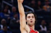 塞克斯顿绝杀超时！灰熊险胜公牛结束5连败 吉迪第31次三双